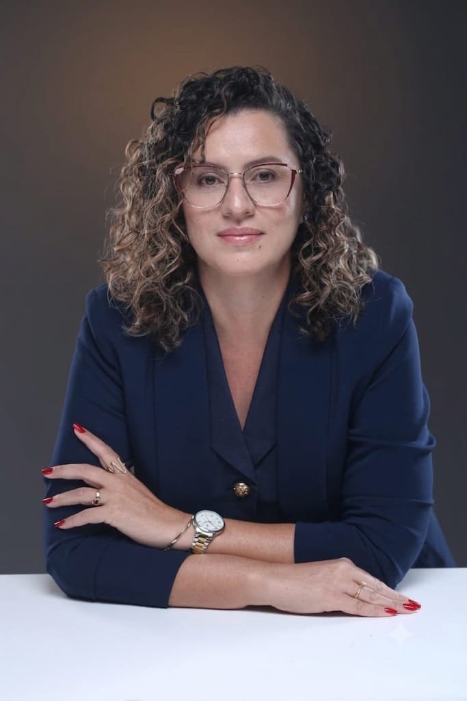 Dra. Cíntia Souza